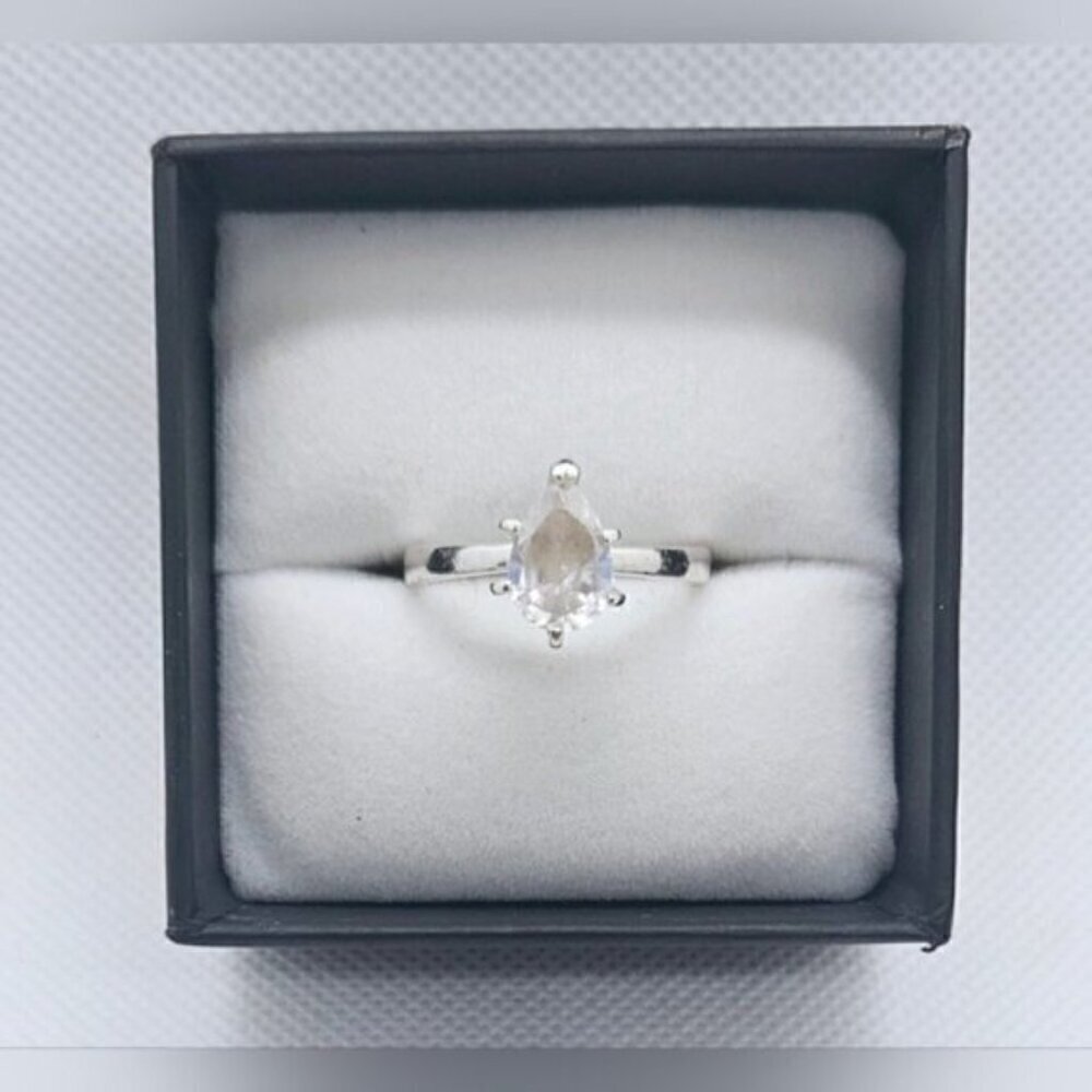 925 Sterling Silver Pear Clear Stone Solitaire Ring Size 9 Minimalist